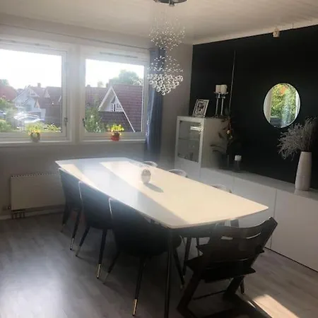 Trivelig Familievennlig Hus Med Inngjerdet Hage 度假居 *