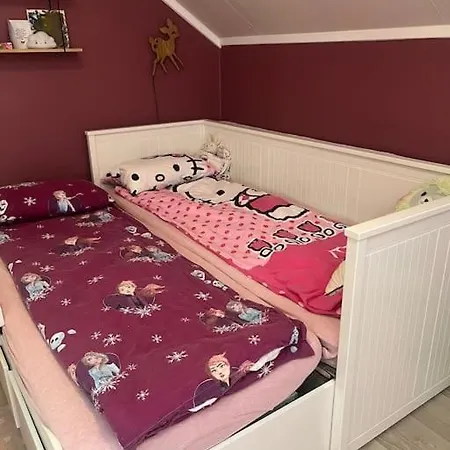 度假居 Trivelig Familievennlig Hus Med Inngjerdet Hage